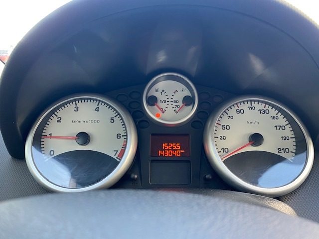 PEUGEOT 207 usata, con Boardcomputer