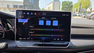 VOLKSWAGEN Golf usata, con USB