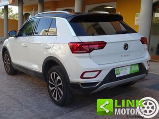 VOLKSWAGEN T-Roc usata, con Autoradio