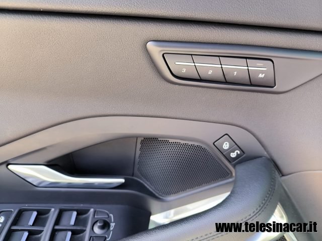 JAGUAR E-Pace usata 24