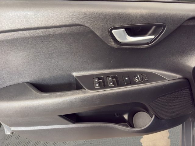 KIA Rio usata, con Sedile posteriore sdoppiato
