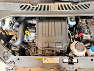 VOLKSWAGEN up! usata, con Luci diurne LED