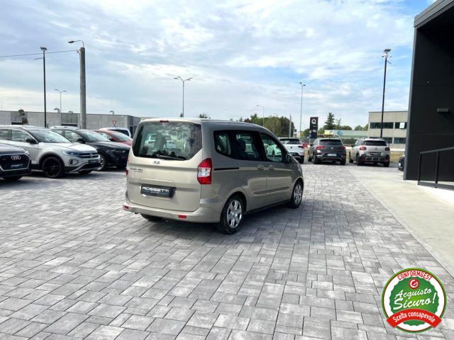 FORD Tourneo Courier usata, con Climatizzatore