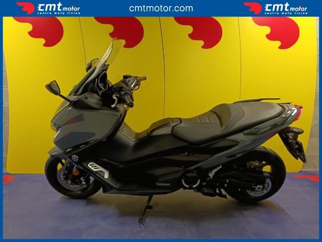 YAMAHA T-Max 560 usata 2
