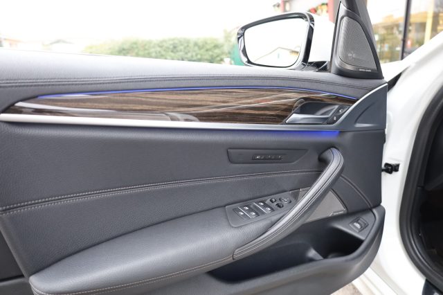 BMW 530 usata, con Sistema di parcheggio automatico