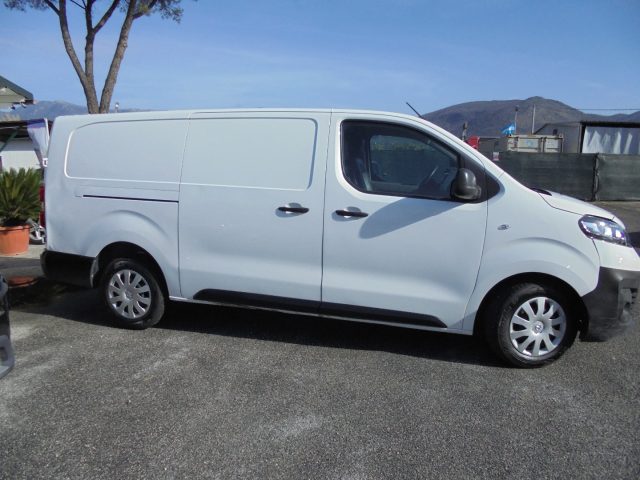 OPEL Vivaro usata, con Autoradio digitale