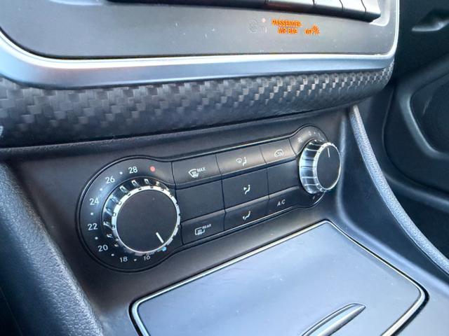 MERCEDES-BENZ GLA 180 usata, con Fari full-led