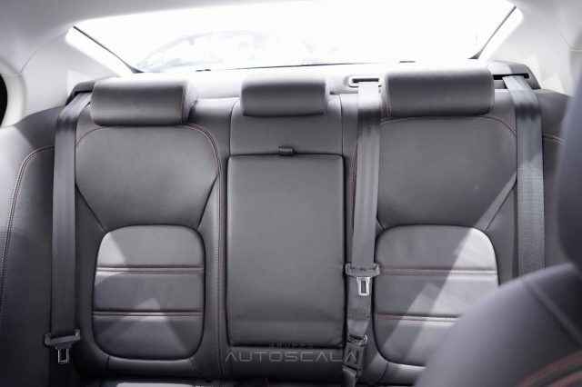 JAGUAR XE usata, con Specchietti laterali elettrici