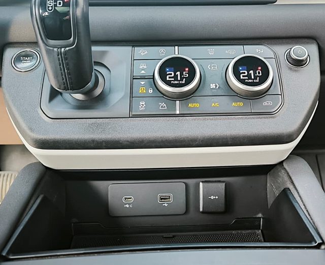 LAND ROVER Defender usata, con Chiusura centralizzata