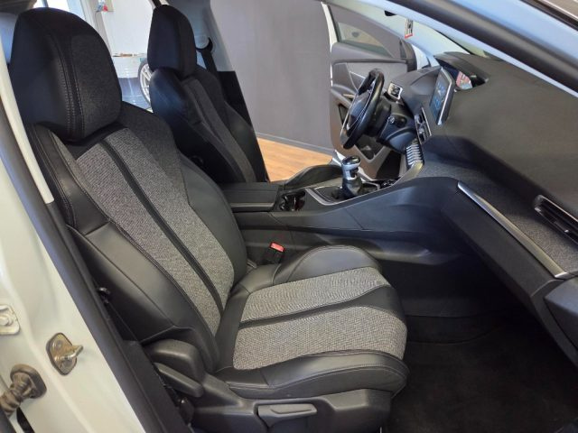 PEUGEOT 3008 usata, con Sensore di pioggia