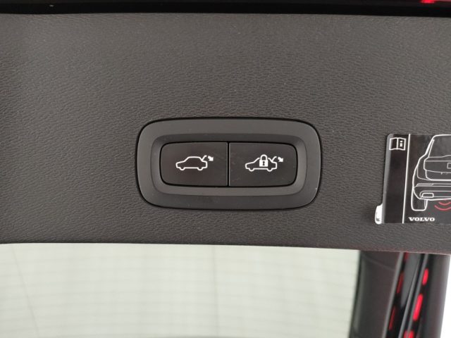VOLVO C40 usata, con Portellone posteriore elettrico