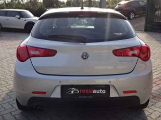 ALFA ROMEO Giulietta usata, con Autoradio