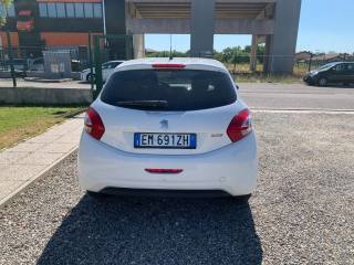 PEUGEOT 208 usata, con Autoradio