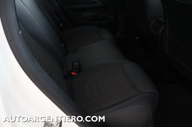 MERCEDES-BENZ GLA 180 usata, con Sound system