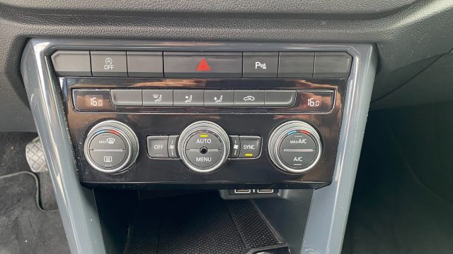 VOLKSWAGEN T-Roc usata, con Controllo automatico clima