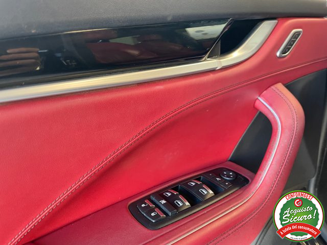 MASERATI Levante usata, con Fendinebbia