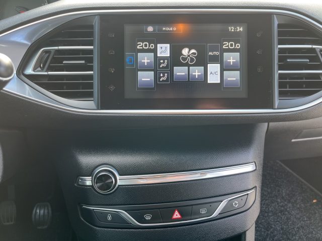 PEUGEOT 308 usata, con Fari LED