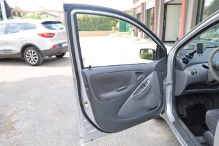 TOYOTA Yaris usata 34