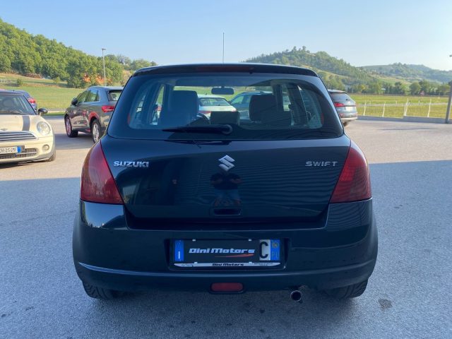 SUZUKI Swift usata, con Autoradio