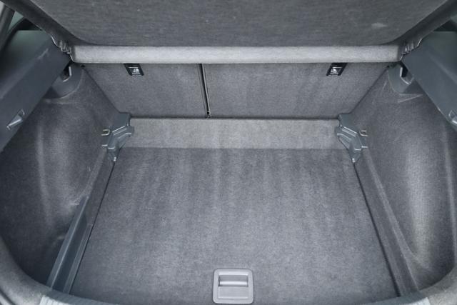 VOLKSWAGEN Taigo usata, con Airbag testa