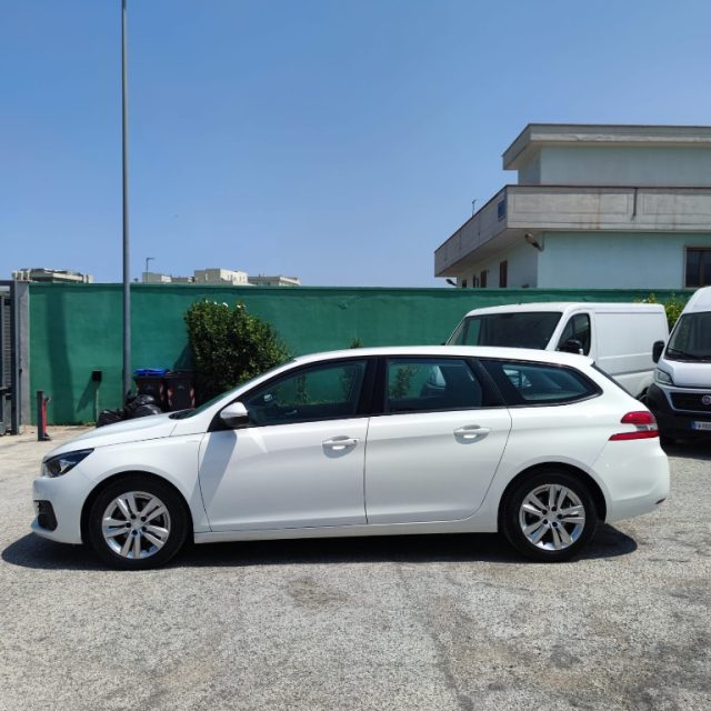 PEUGEOT 308 usata, con Autoradio