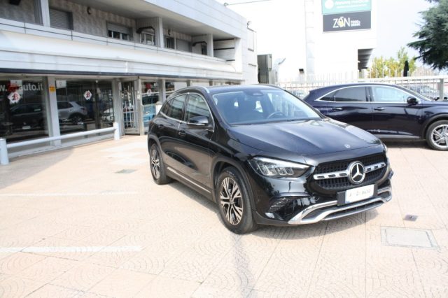MERCEDES-BENZ GLA 180 usata, con Chiusura centralizzata
