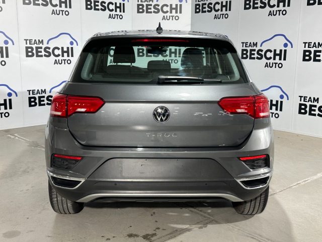 VOLKSWAGEN T-Roc usata, con USB