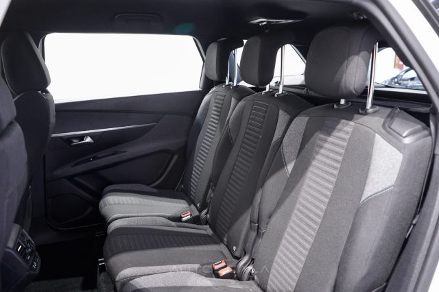 PEUGEOT 5008 usata, con Sensore di pioggia