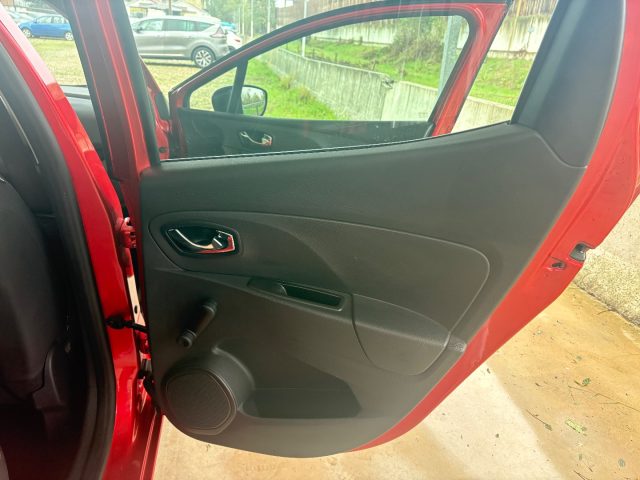 RENAULT Clio usata, con Monitoraggio pressione pneumatici