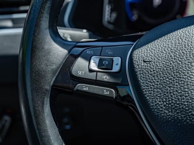 VOLKSWAGEN Tiguan usata, con Leve al volante