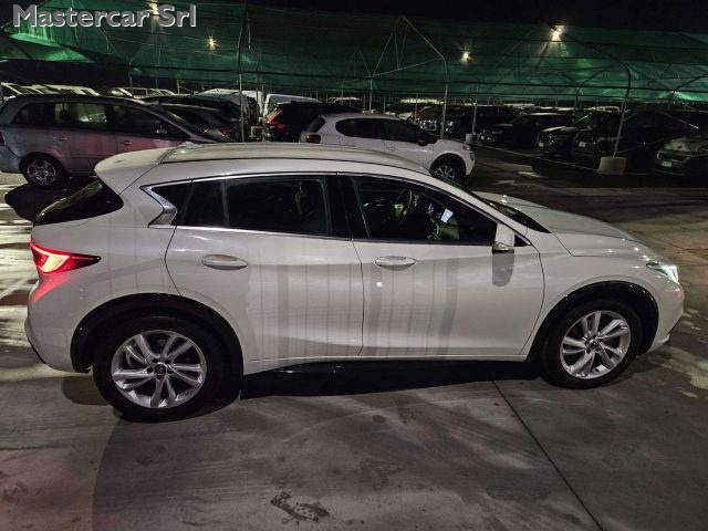 INFINITI Q30 usata, con Boardcomputer