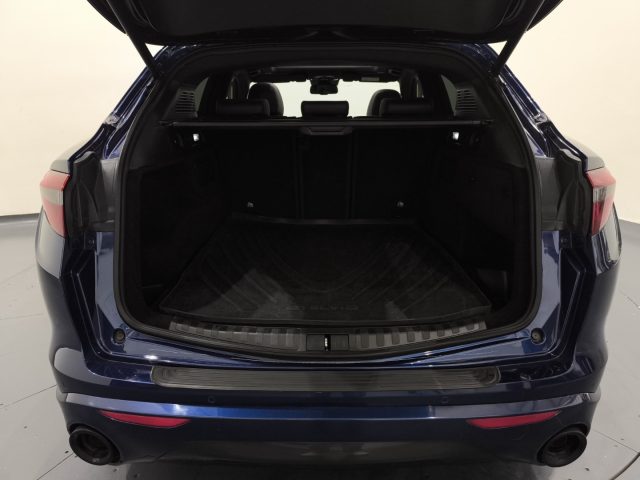 ALFA ROMEO Stelvio usata, con Sensori di parcheggio posteriori