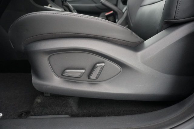 MG ZS usata, con Touch screen