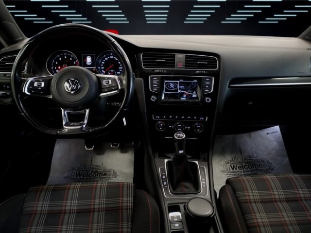 VOLKSWAGEN Golf GTI usata 11