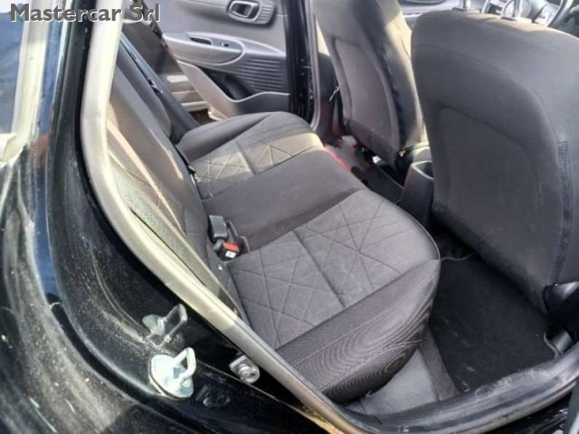 HYUNDAI Bayon usata, con Autoradio