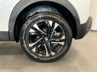 PEUGEOT 2008 usata, con Volante multifunzione