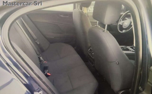 JAGUAR XE usata, con ESP