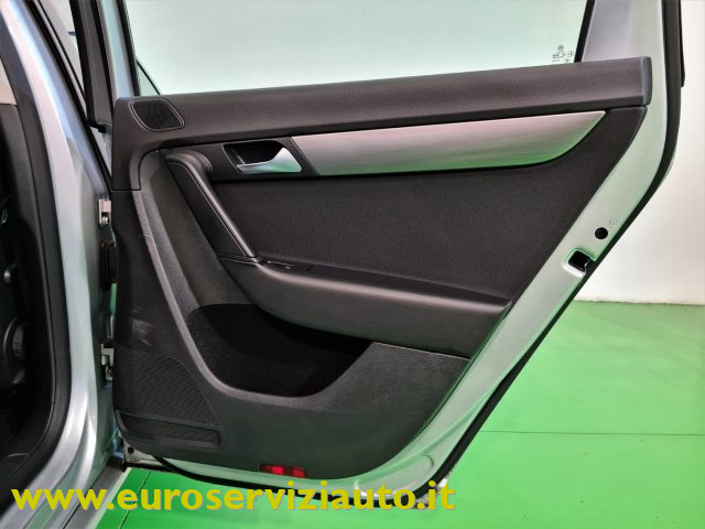 VOLKSWAGEN Passat usata 38