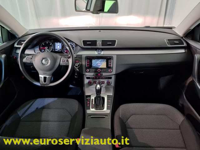 VOLKSWAGEN Passat usata, con ESP