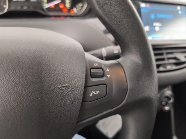 PEUGEOT 208 usata, con Sedile posteriore sdoppiato