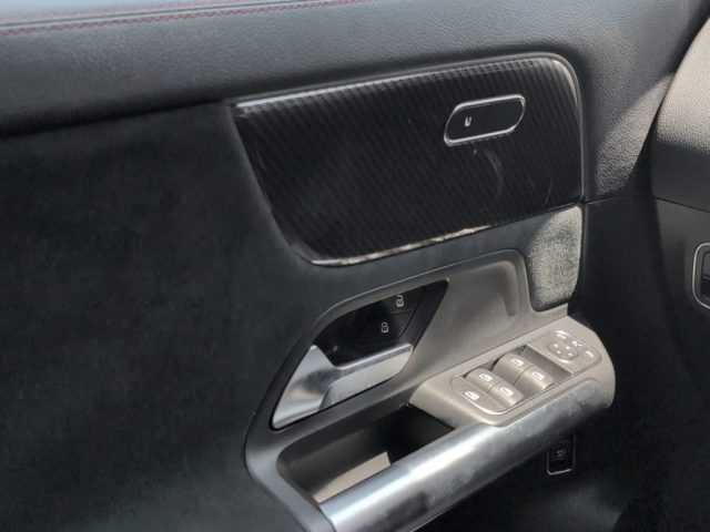 MERCEDES-BENZ GLA 200 usata, con Touch screen