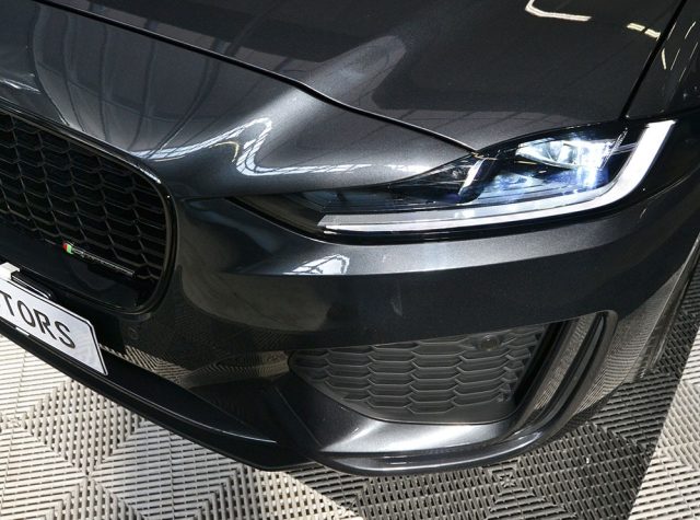 JAGUAR XE usata, con Sedili riscaldati