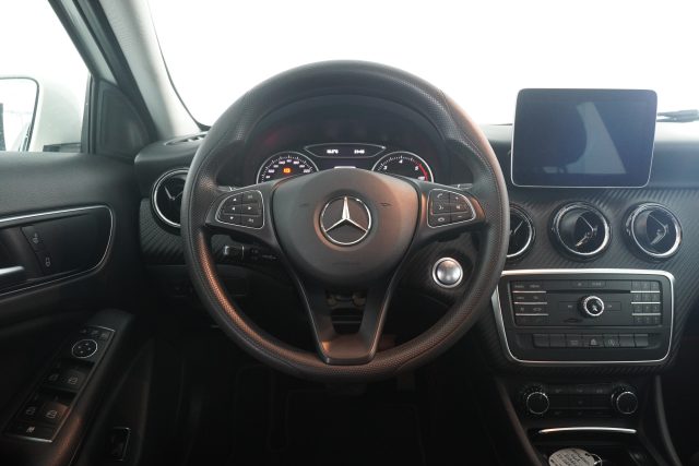 MERCEDES-BENZ CLA usata 11