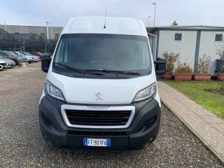 PEUGEOT Boxer usata, con Airbag