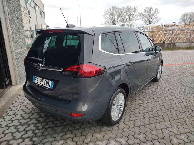 OPEL Zafira Tourer usata, con Alzacristalli elettrici