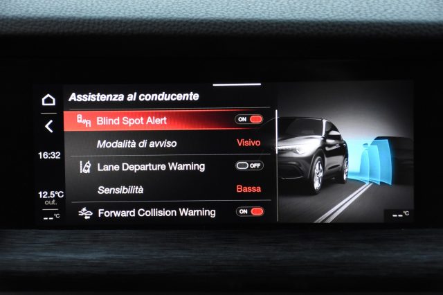 ALFA ROMEO Stelvio usata, con Sedile posteriore sdoppiato