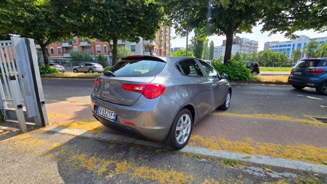 ALFA ROMEO Giulietta usata, con Autoradio