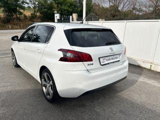 PEUGEOT 308 usata, con Autoradio