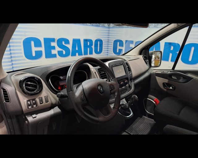 RENAULT Trafic usata 5