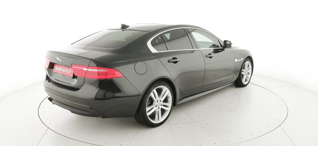 JAGUAR XE usata, con Servosterzo